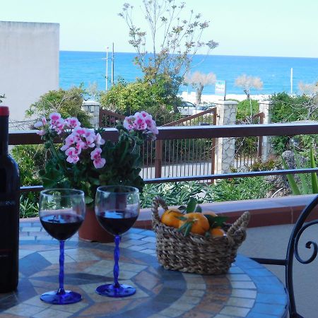 Stella Marina Sea & Sun Bed & Breakfast เชฟาลู ภายนอก รูปภาพ