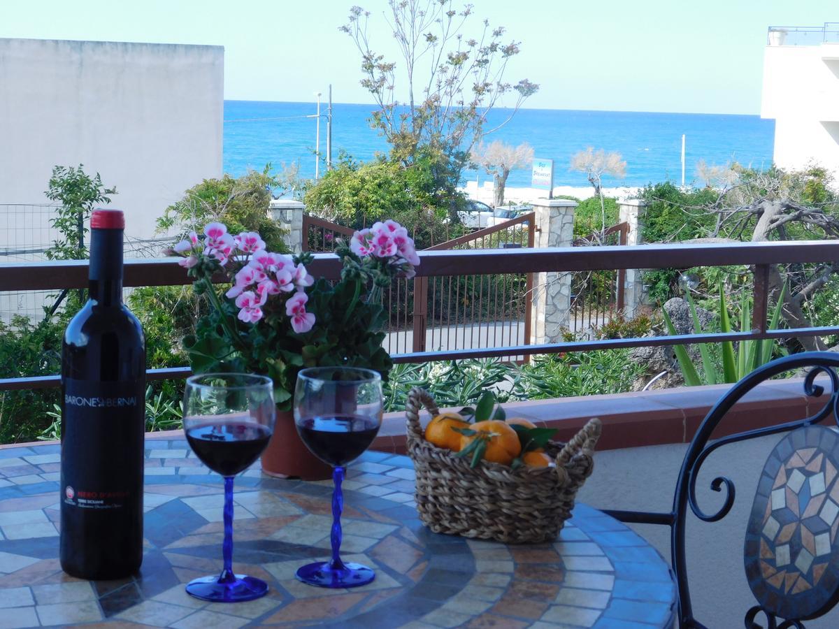 Stella Marina Sea & Sun Bed & Breakfast เชฟาลู ภายนอก รูปภาพ