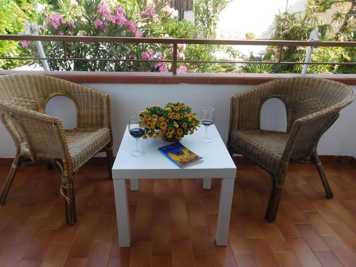 Stella Marina Sea & Sun Bed & Breakfast เชฟาลู ภายนอก รูปภาพ